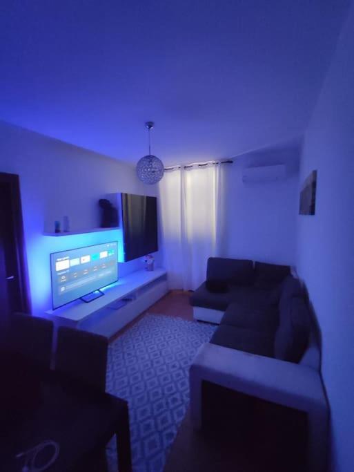 Appartamento A 5 Min Dal Centro Tortona Luaran gambar